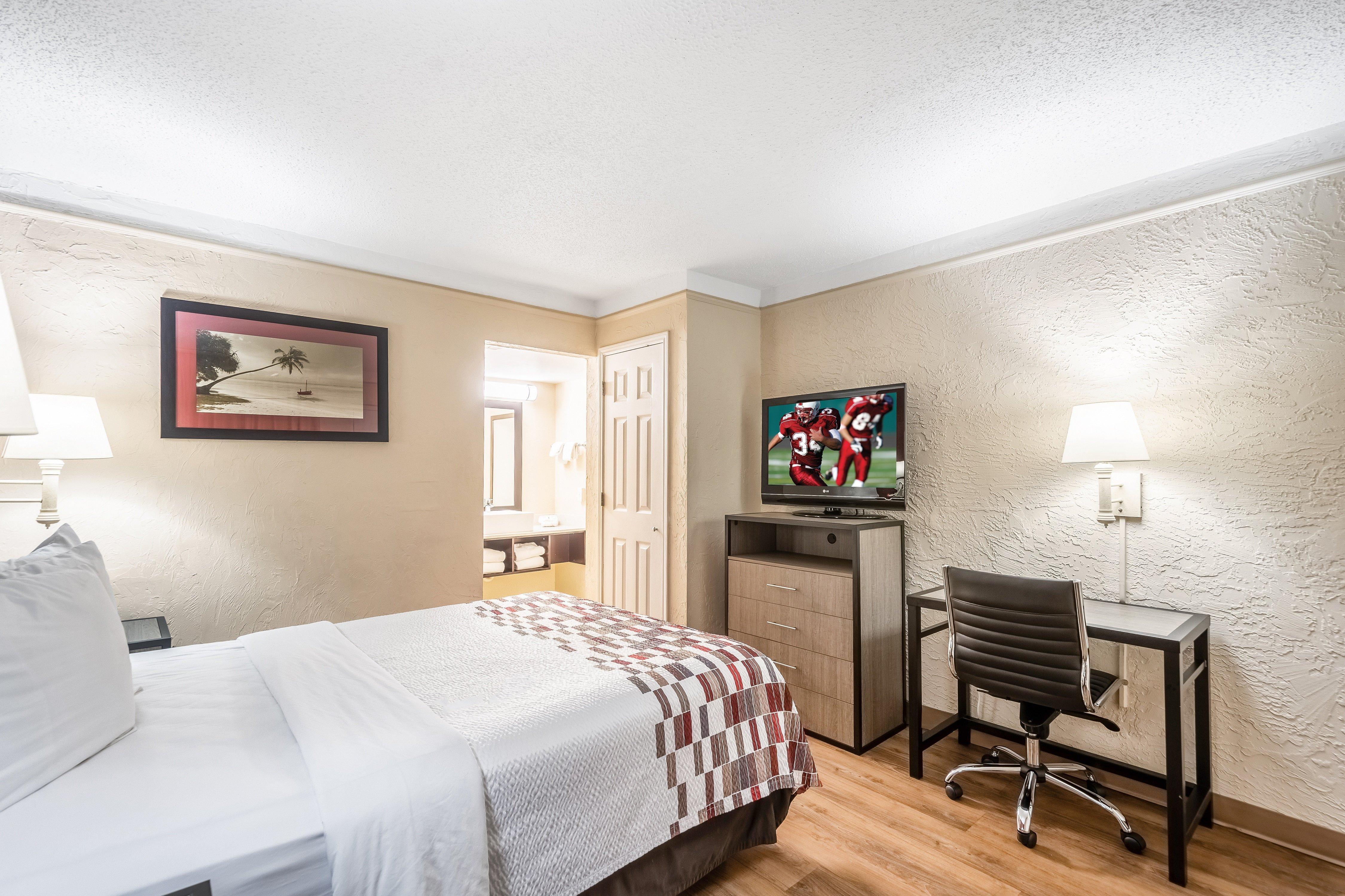 Red Roof Inn Tampa Bay - Сент-Питерсберг Экстерьер фото