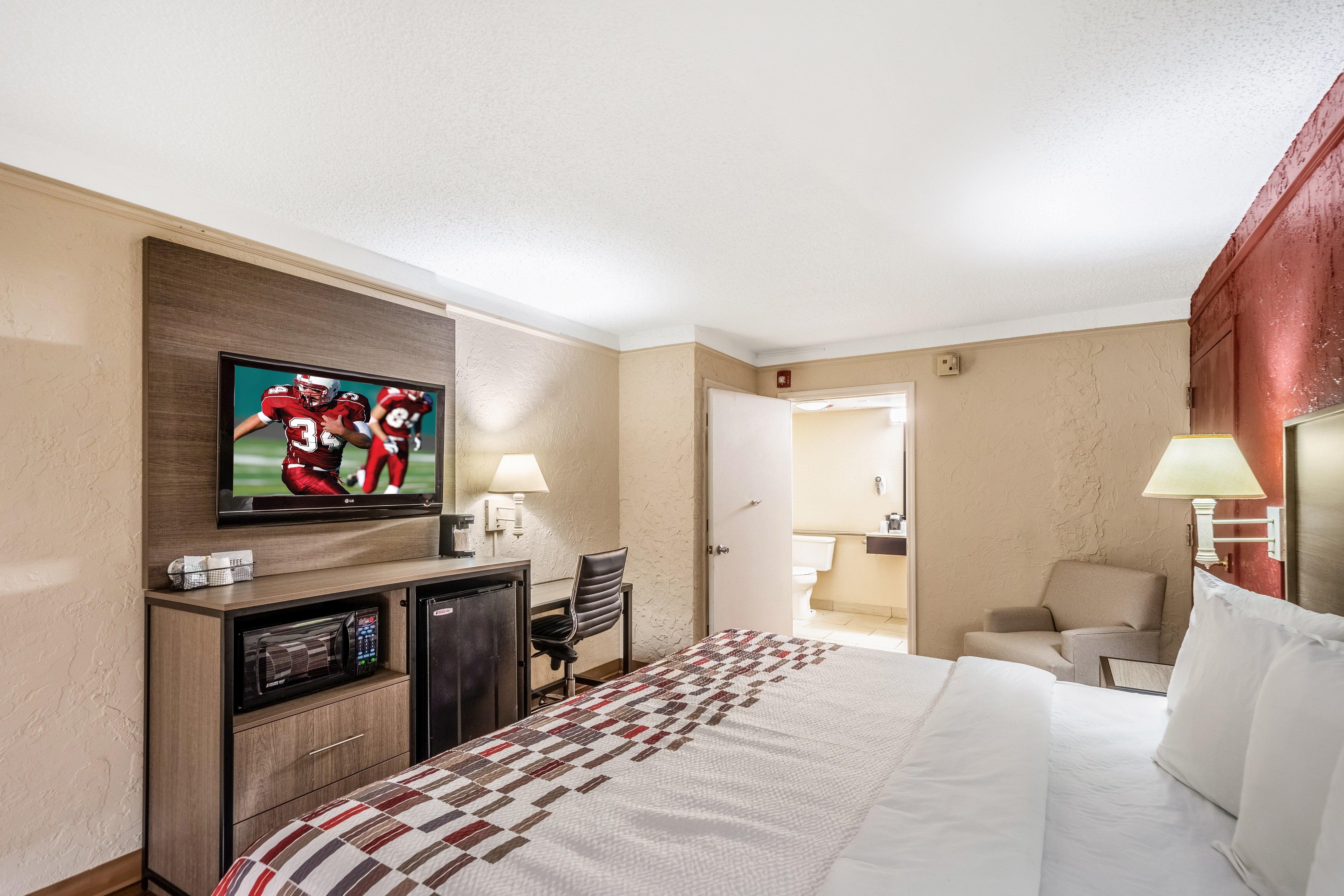 Red Roof Inn Tampa Bay - Сент-Питерсберг Экстерьер фото