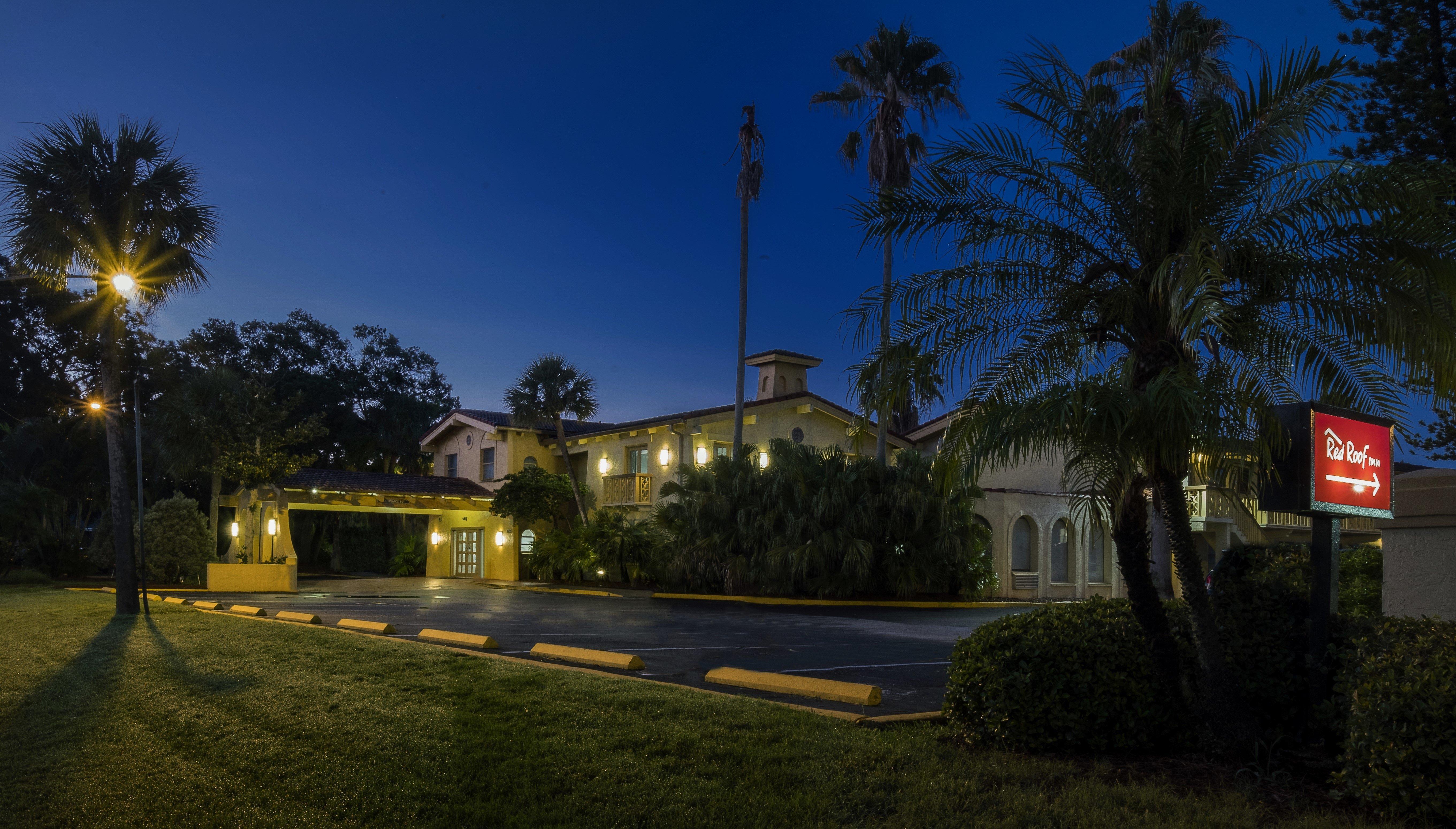 Red Roof Inn Tampa Bay - Сент-Питерсберг Экстерьер фото