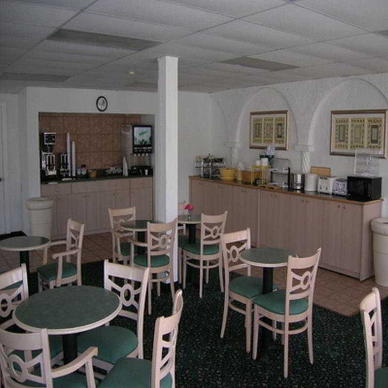 Red Roof Inn Tampa Bay - Сент-Питерсберг Экстерьер фото