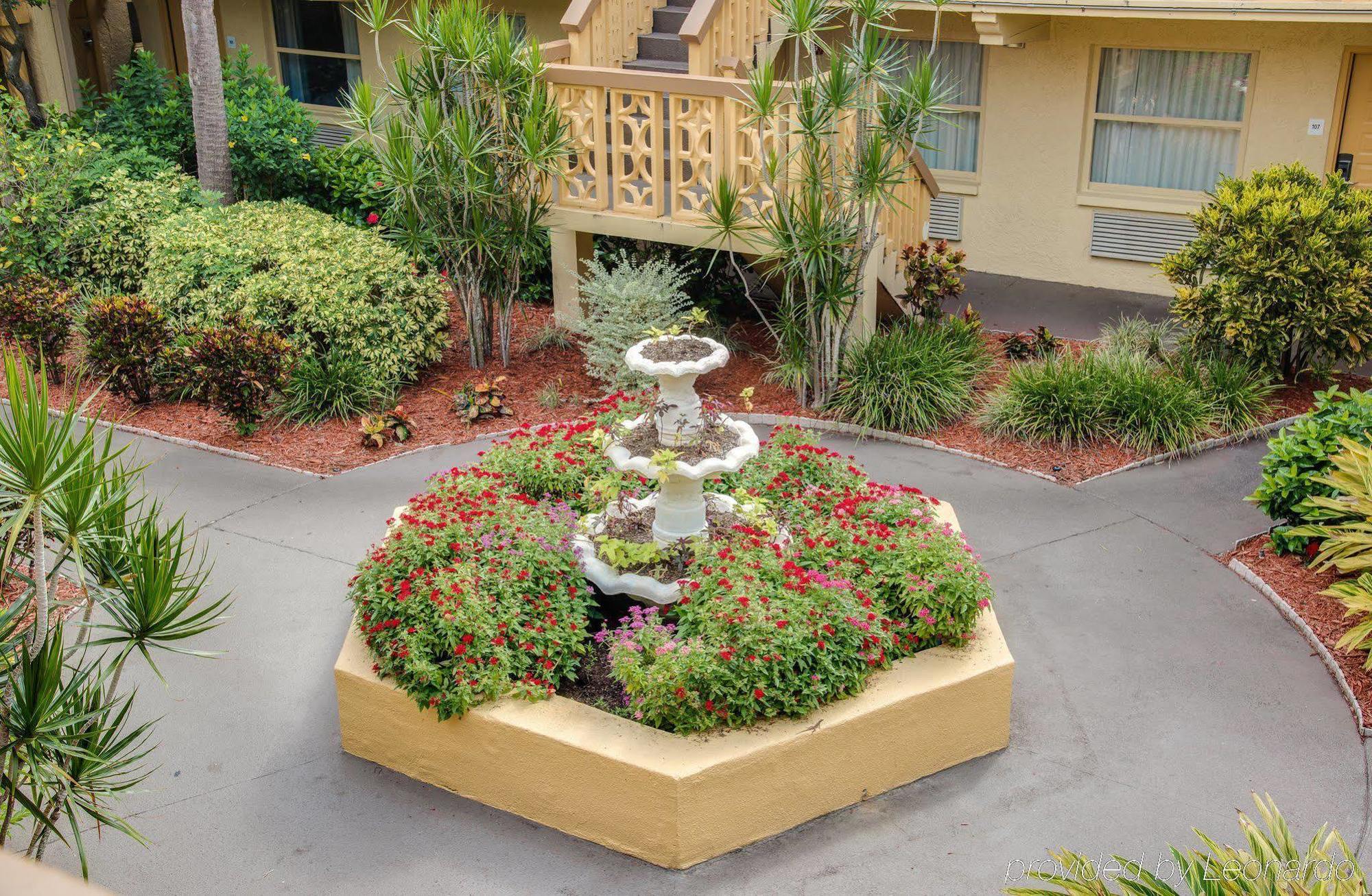 Red Roof Inn Tampa Bay - Сент-Питерсберг Экстерьер фото