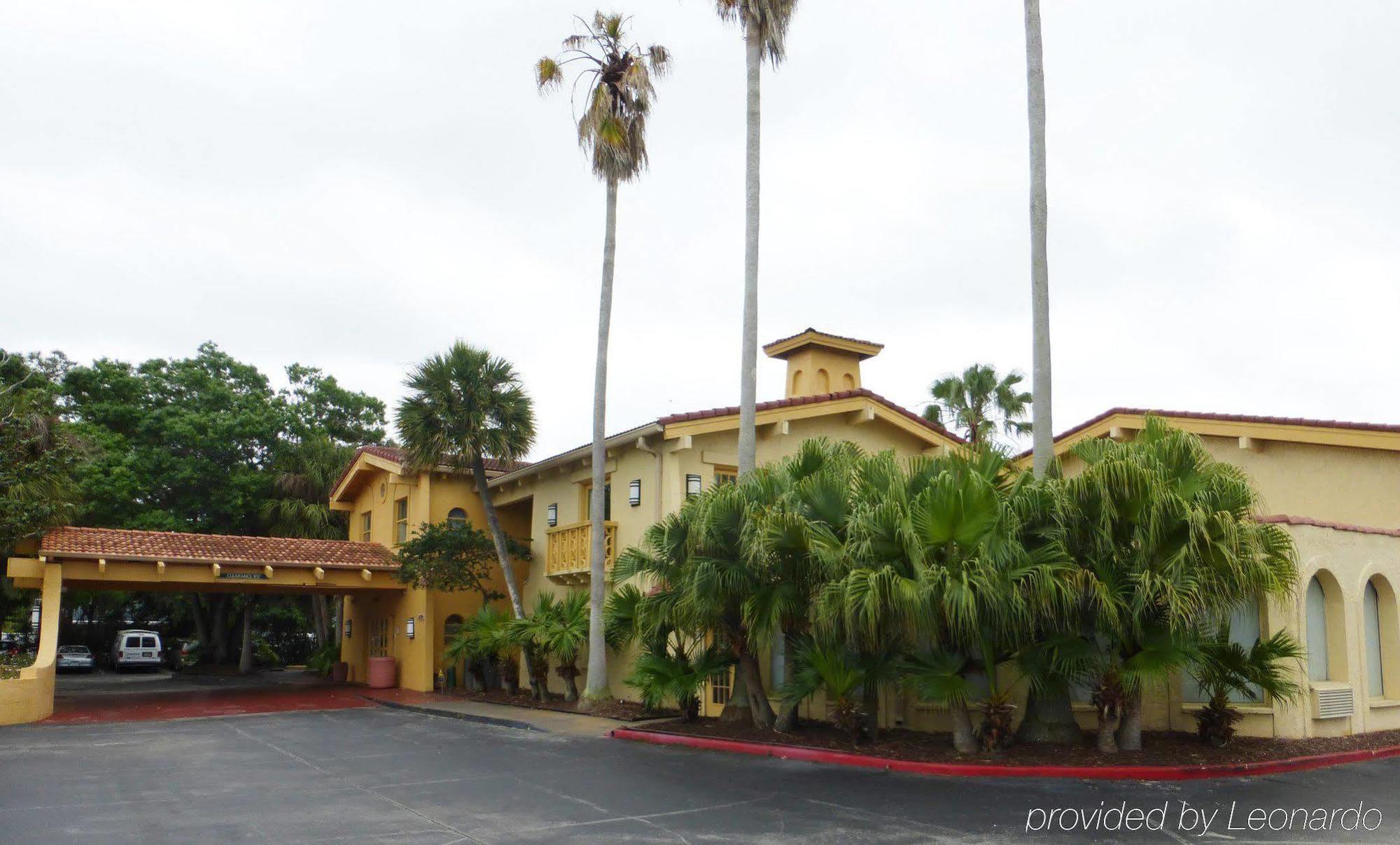 Red Roof Inn Tampa Bay - Сент-Питерсберг Экстерьер фото