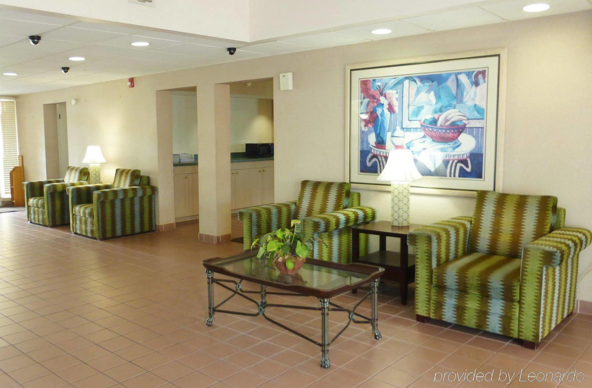 Red Roof Inn Tampa Bay - Сент-Питерсберг Экстерьер фото